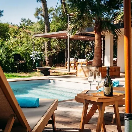 Luxueuse Avec Piscine Dom wakacyjny Lège-Cap-Ferret