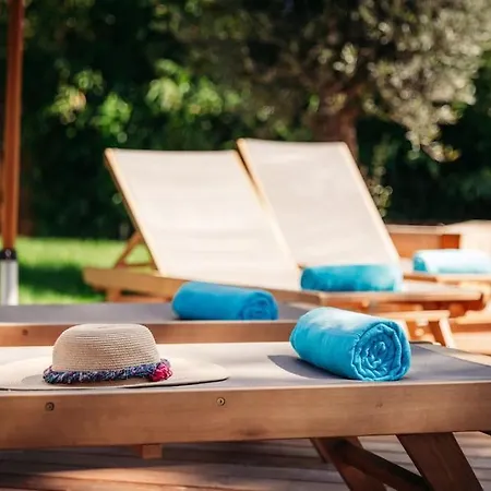 Dom wakacyjny Luxueuse Avec Piscine
